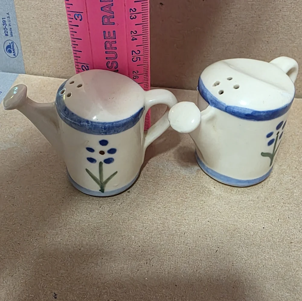 Vtg Pottery Watering Can Salt Pepper Shaker Set #224
